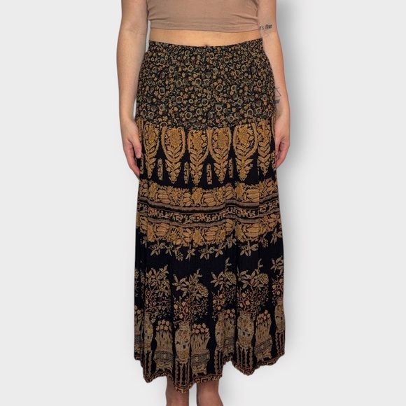 Vintage 90s Carole Little For Saint-Tropez West, Black & Gold Fit & Flare Skirt - Picture 2 of 7